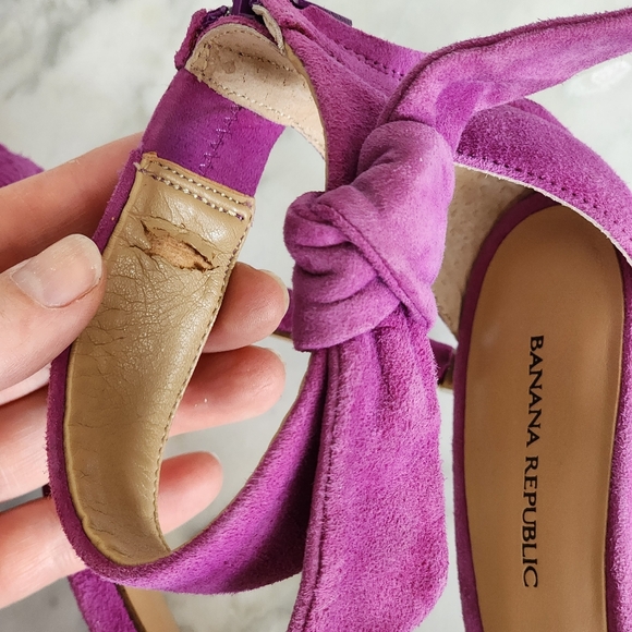 BANANA REPUBLIC Pink Fuschia Suede Bowtie 4 Inch Heels VGUC Size 7.5 - Picture 9 of 10